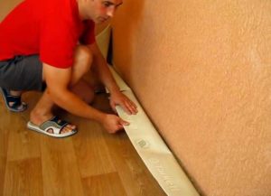 kak_stelitj_linoleum